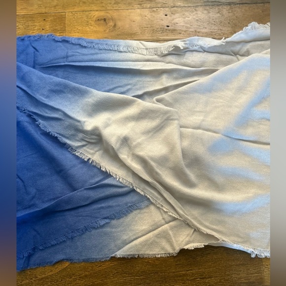 BENCH Blue and White Women's Infinity scarf - Picture 3 of 9